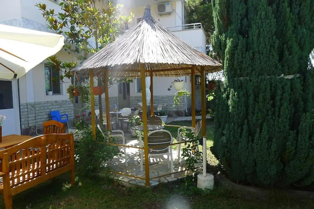 Beach House, Room For Couple In 2Nd Floor Velipoje Apartment